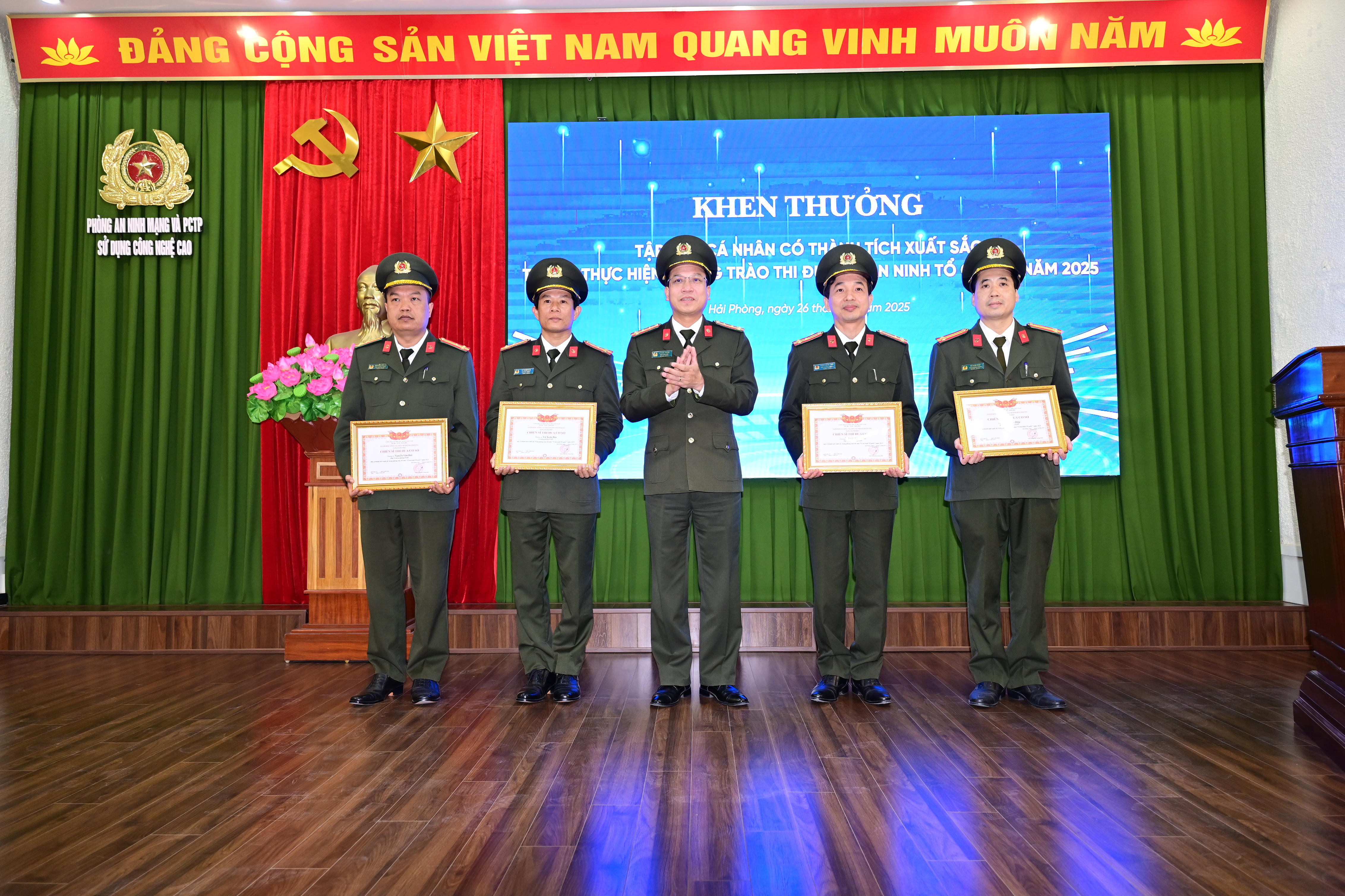 Đoàn kết, thống nhất, xây dựng lực lượng An ninh mạng và phòng, chống tội phạm sử dụng công nghệ cao thật sự trong sạch, vững mạnh